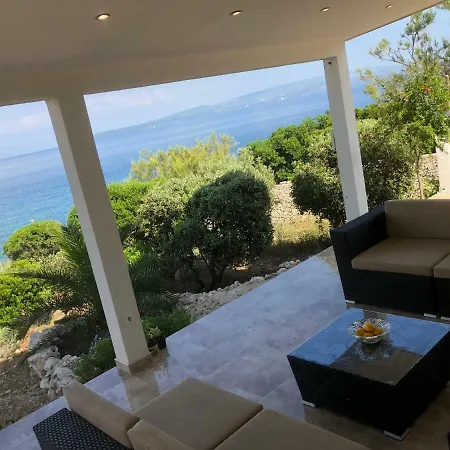 House At The Beach Villa *