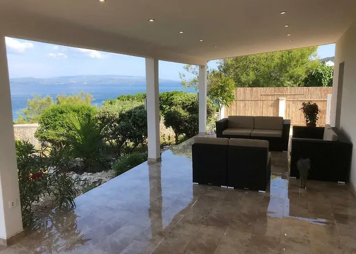 Villa House At The *